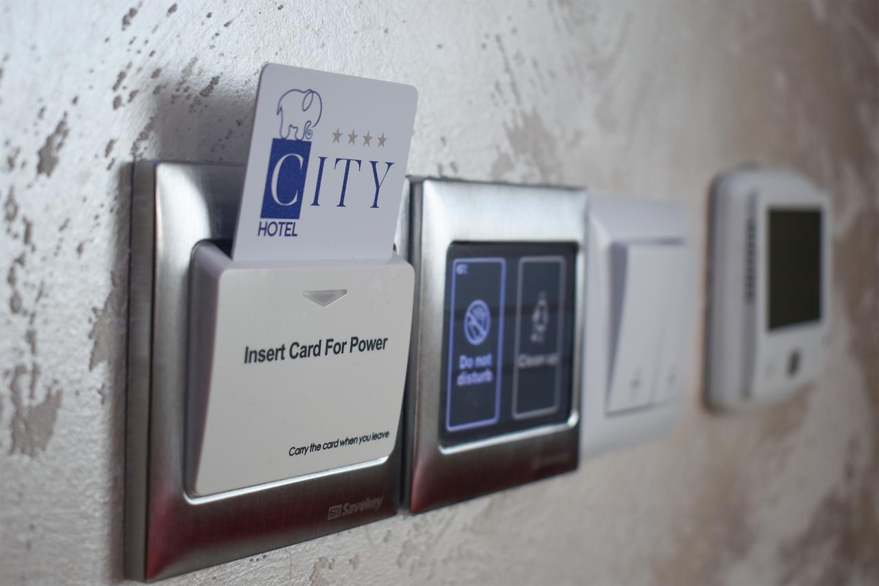 City Hotel พริเซรน ภายนอก รูปภาพ