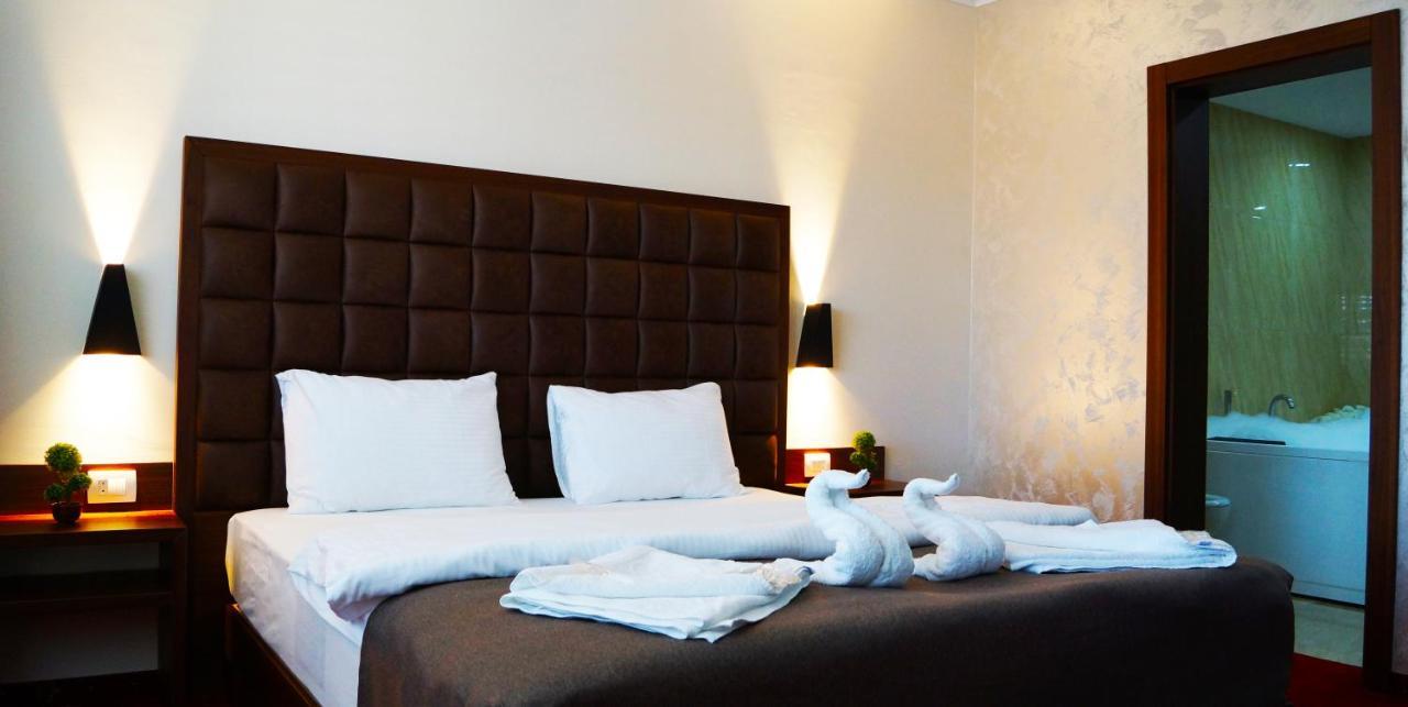 City Hotel พริเซรน ภายนอก รูปภาพ