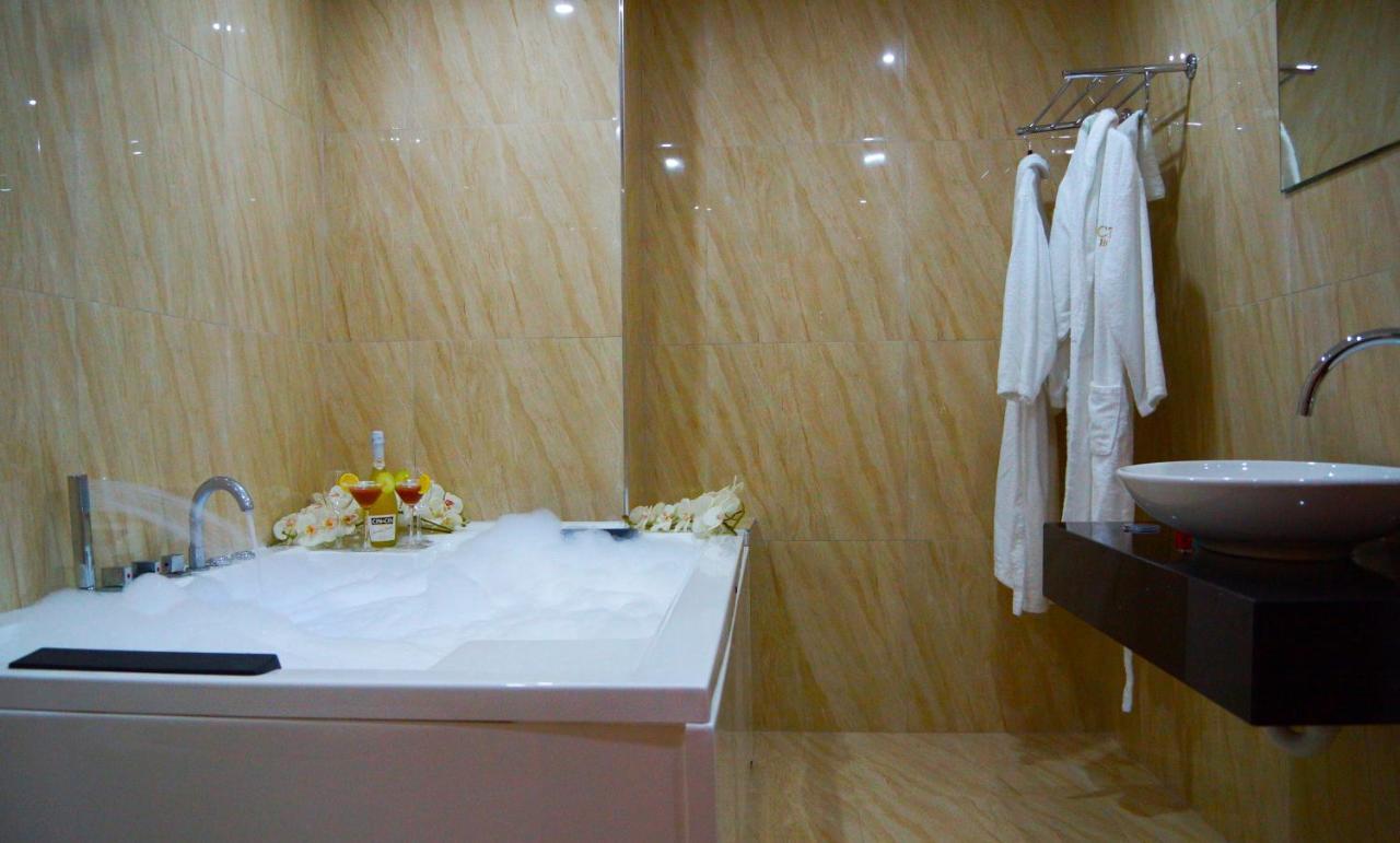 City Hotel พริเซรน ภายนอก รูปภาพ